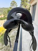Sella da dressage Ikonic  17.5" - 2024