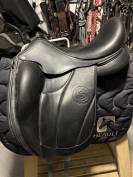 &Agrave; vendre selle de dressage Forestier