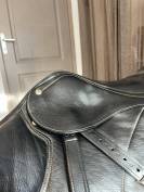 Selle d&rsquo;obstacle bates 17,5  cuir noir 