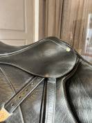 Selle d&rsquo;obstacle bates 17,5  cuir noir 