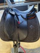 Selle Equipro + tapis Kentucky dressage