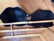 Ensemble gu&ecirc;tres de dressage V&eacute;r&eacute;dus cheval