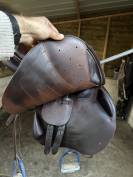 &Agrave; vendre 3 selles Meyer 