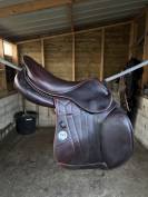 &Agrave; vendre 3 selles Meyer 