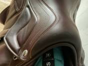 CHIBERTA LAB Havane 17,5 2 A avec sangle et &eacute;trivi&egrave;res 