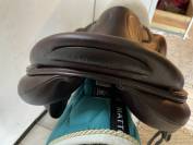 CHIBERTA LAB Havane 17,5 2 A avec sangle et &eacute;trivi&egrave;res 