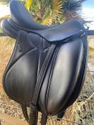 Selle de dressage Devoucoux 