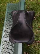 Selle noire &Eacute;ric Thomas mod&egrave;le &Eacute;lite taille 17,5 