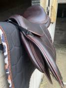 Sella da salto ostacoli Devoucoux  17.5" - 2025