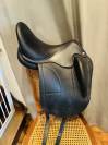 Selle Arion Dressage taille 17&rdquo; full cuir SWAROVSKI 