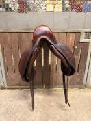 Selle Antares dressage  marron 17"