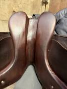 Selle Antares dressage  marron 17"