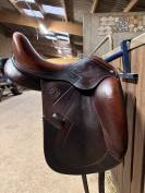Selle Antares dressage  marron 17"