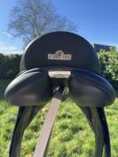 Selle Bates   taille 16,5 noire