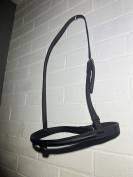 Muserole cuir taille cheval noir Simple mais anneaux 