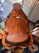 Selle de randonn&eacute;e avec sacoches