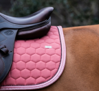 Tapis de selle Atlas Rose - GEM - &Eacute;l&eacute;gance et confort
