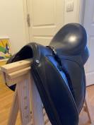 Selle de dressage 
