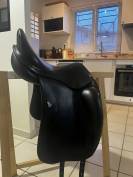 Selle dressage &eacute;quipe 16,5 pouces 