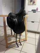 Selle dressage &eacute;quipe 16,5 pouces 