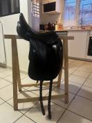 Selle dressage &eacute;quipe 16,5 pouces 