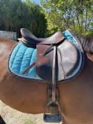 Selle devoucoux Ordka en tr&egrave;s bon &eacute;tat.  17,5 pouce