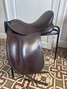 Selle dressage Tekna marron 17,5 pouces