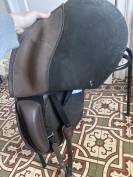 Selle dressage Tekna marron 17,5 pouces