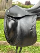Selle de dressage CWD