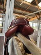 Selle d&rsquo;obstacle CWD &ndash; 17,5" &ndash; quartiers 3C &ndash; tr&egrave;s bon 