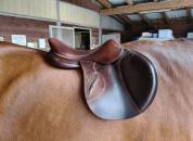 Urgent : Selle Antar&egrave;s de saut 18"