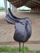 Sella da dressage Childeric  18" - 2021
