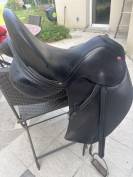 selle dressage albion slk 2020 17.5 tr&egrave;s peu servie