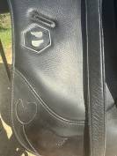 Dressage platinium Time rider 16,5 pouces noir