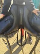 Dressage platinium Time rider 16,5 pouces noir