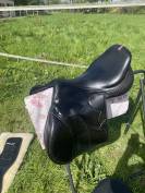 Selle d obstacles &Eacute;QUIPE. 17.5.  Tr&egrave;s bon &eacute;tat 