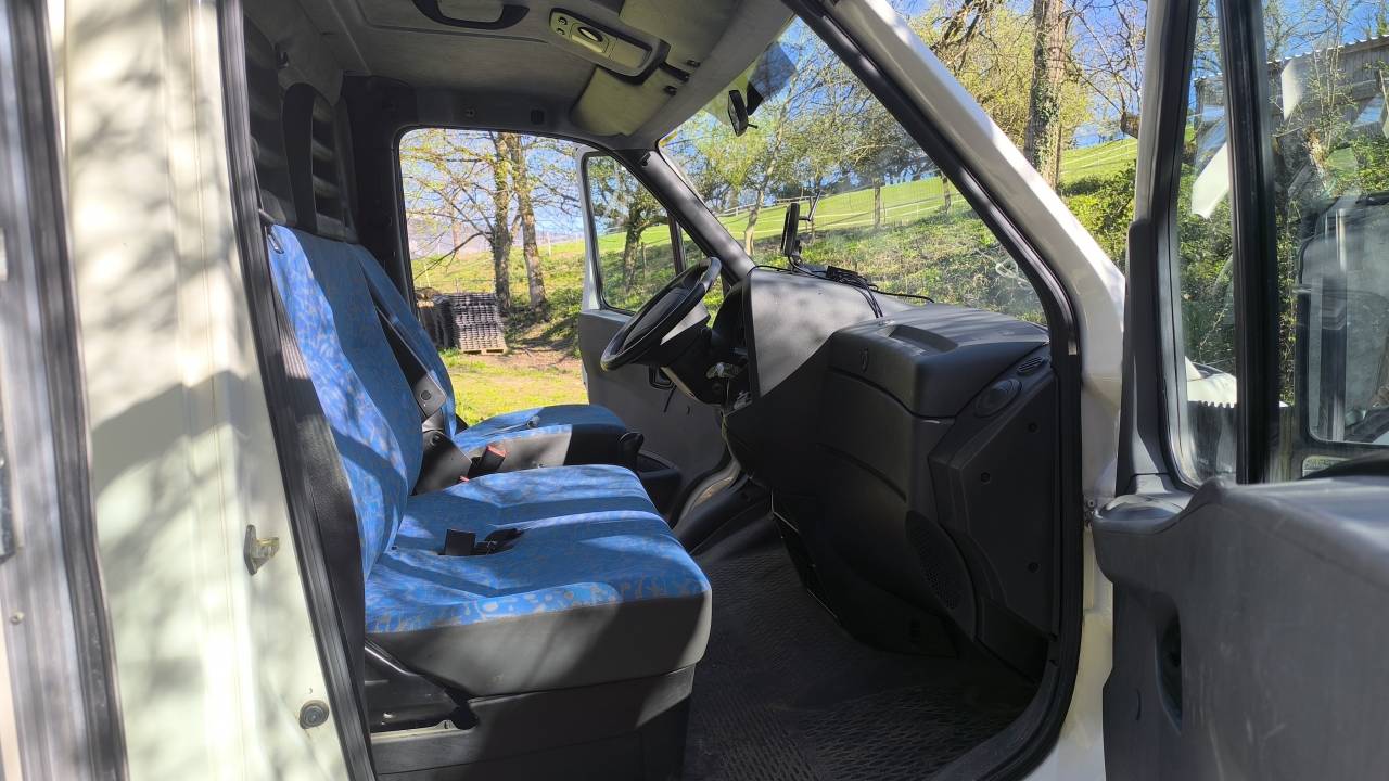 Camion chevaux Iveco - 112 000 km