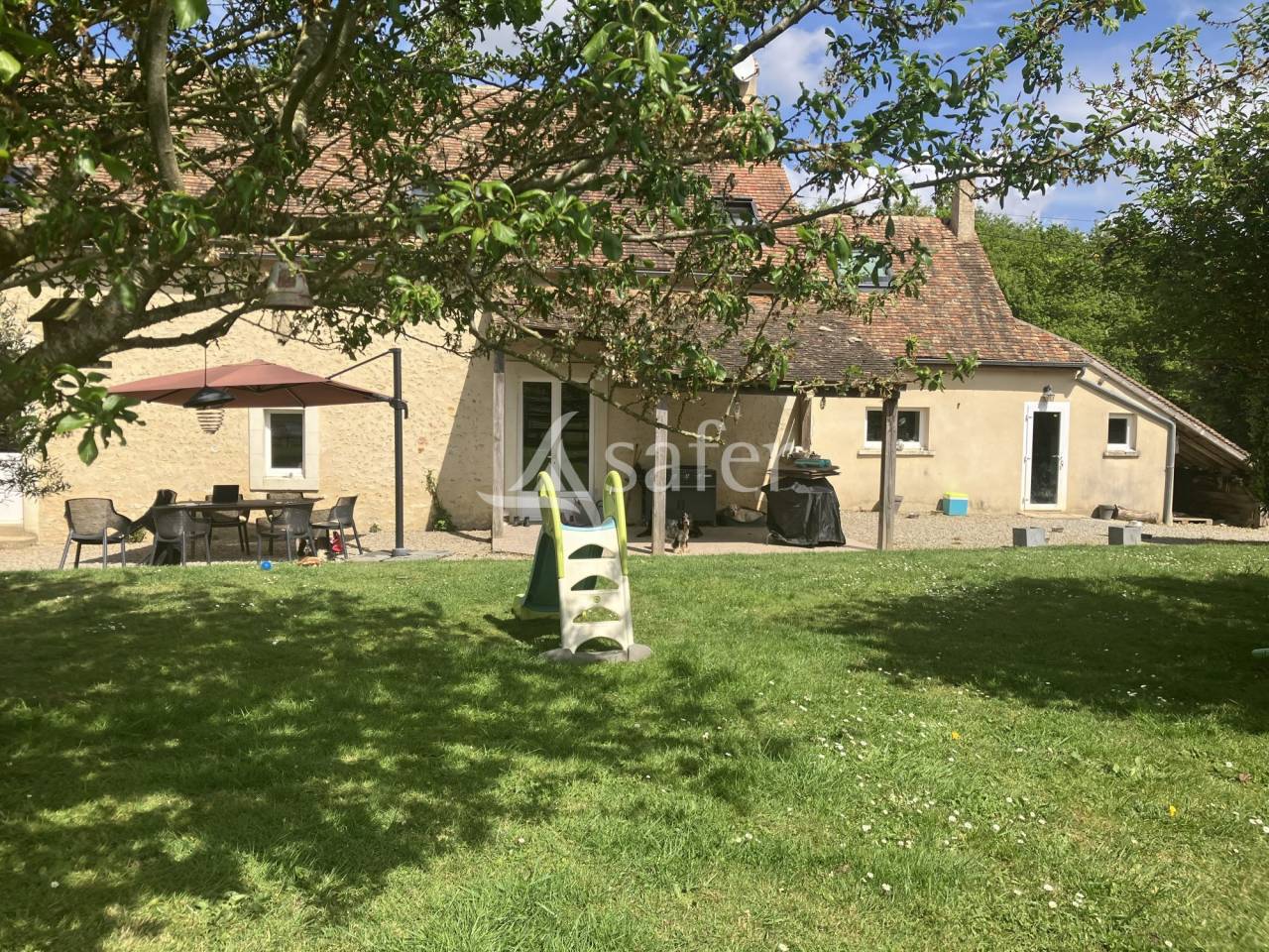 Belle propri&eacute;t&eacute; &eacute;questre