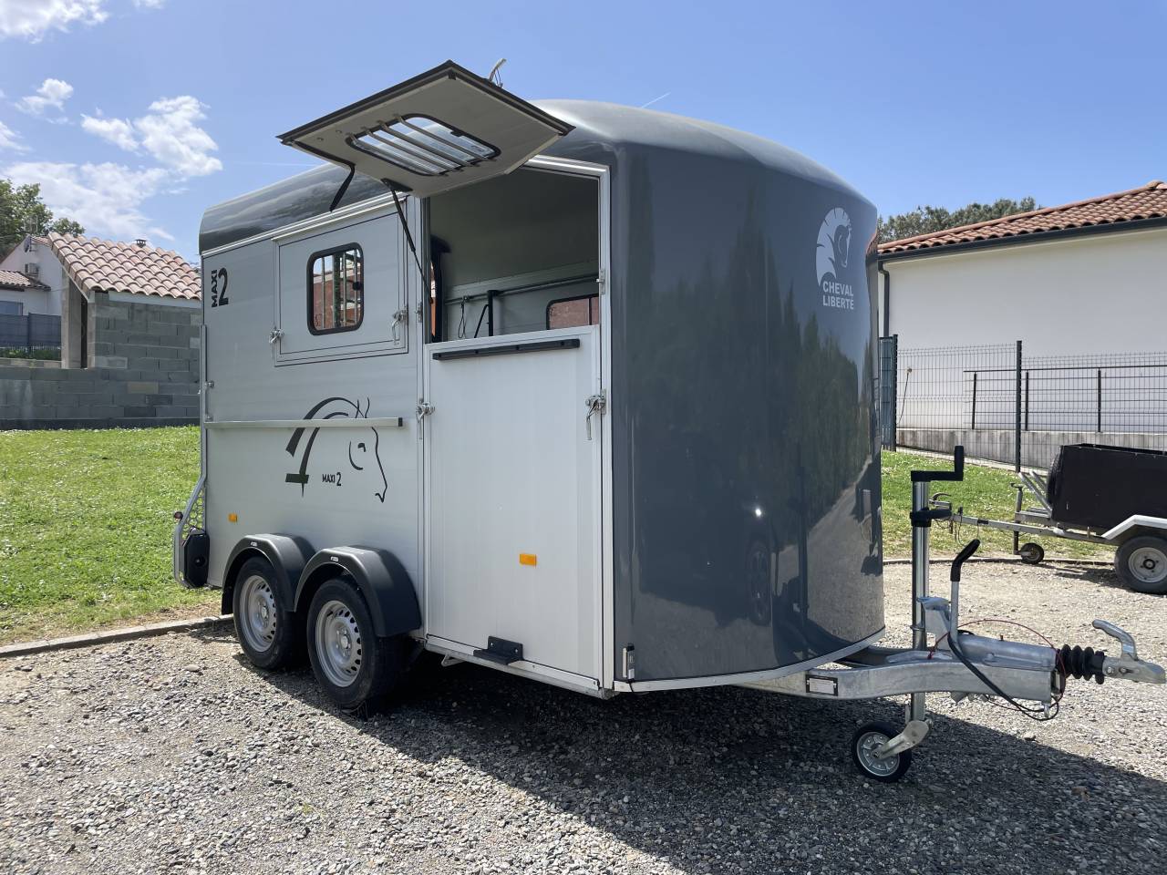 Van comme neuf CHEVAL LIBERTE MAXI 2 OBLIC DE 2025