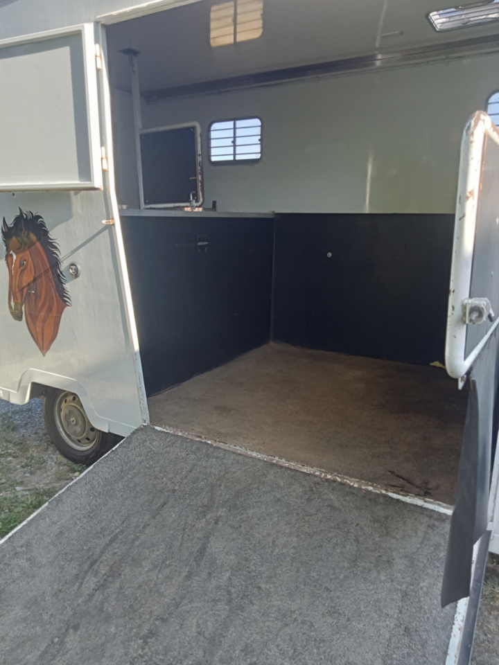 &Agrave; vendre Renault Master diesel DCI 120CV