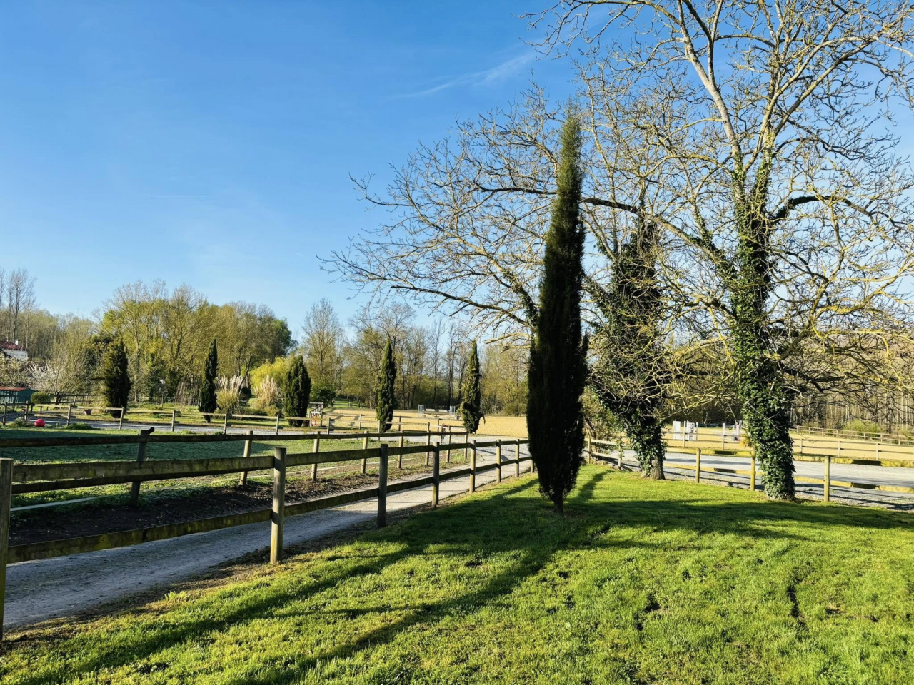 Pension - Bien-&ecirc;tre - Proche Saint-Jean-d'Ang&eacute;ly 