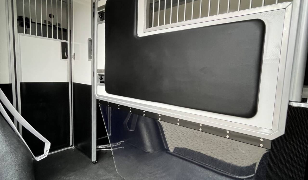 AKX DOUBLE CABINE BASE MASTER NEUF DISPO DE SUITE 