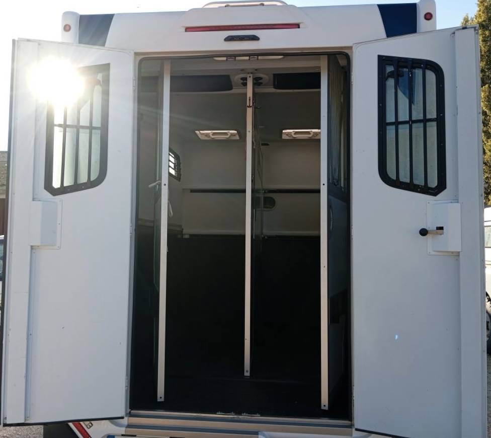 Location camion VL 2 chevaux ? &ndash; Confort & s&eacute;curit&eacute; &ndash; 