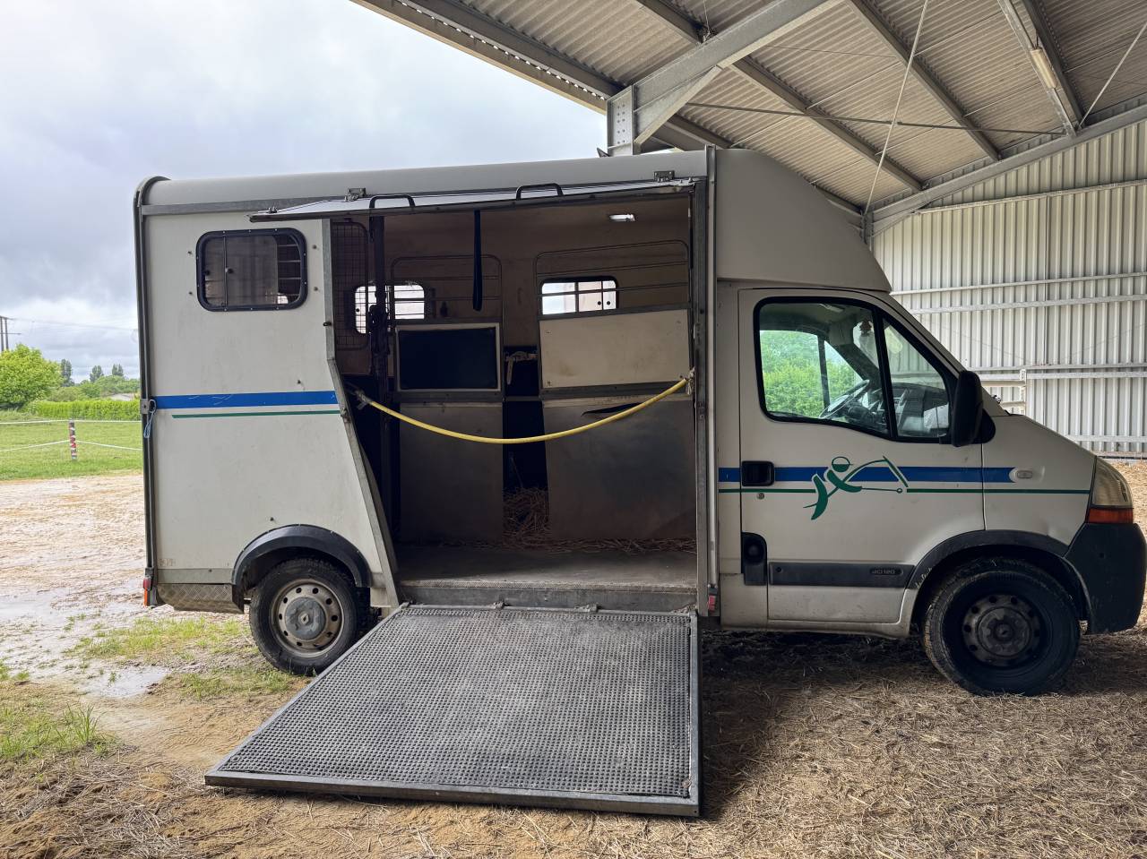 Camion VL Renault Master 2004