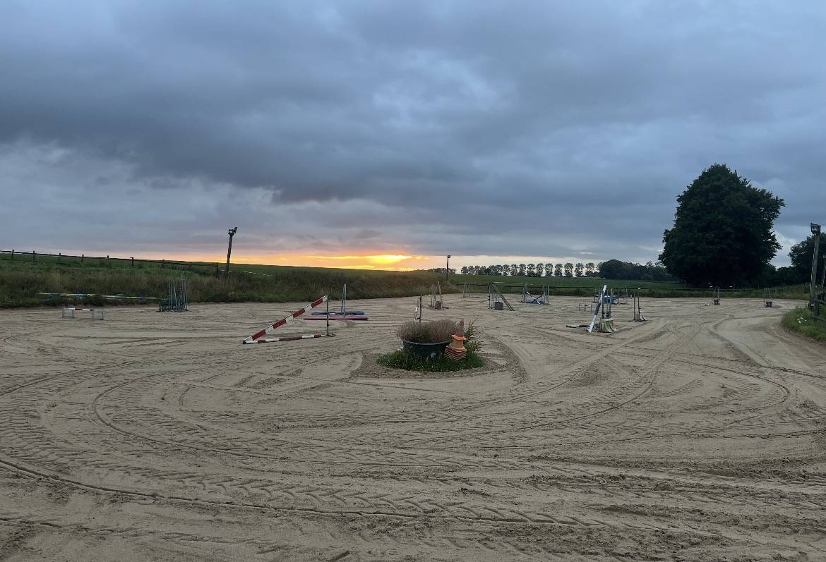centre equestre sur 15 803m2