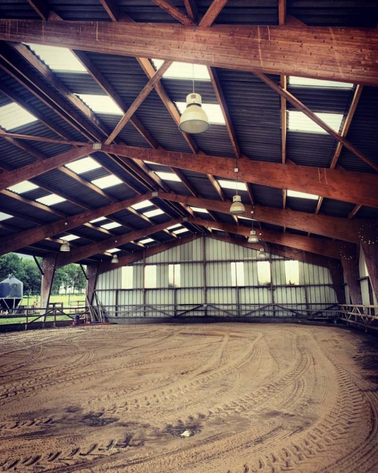 centre equestre sur 15 803m2