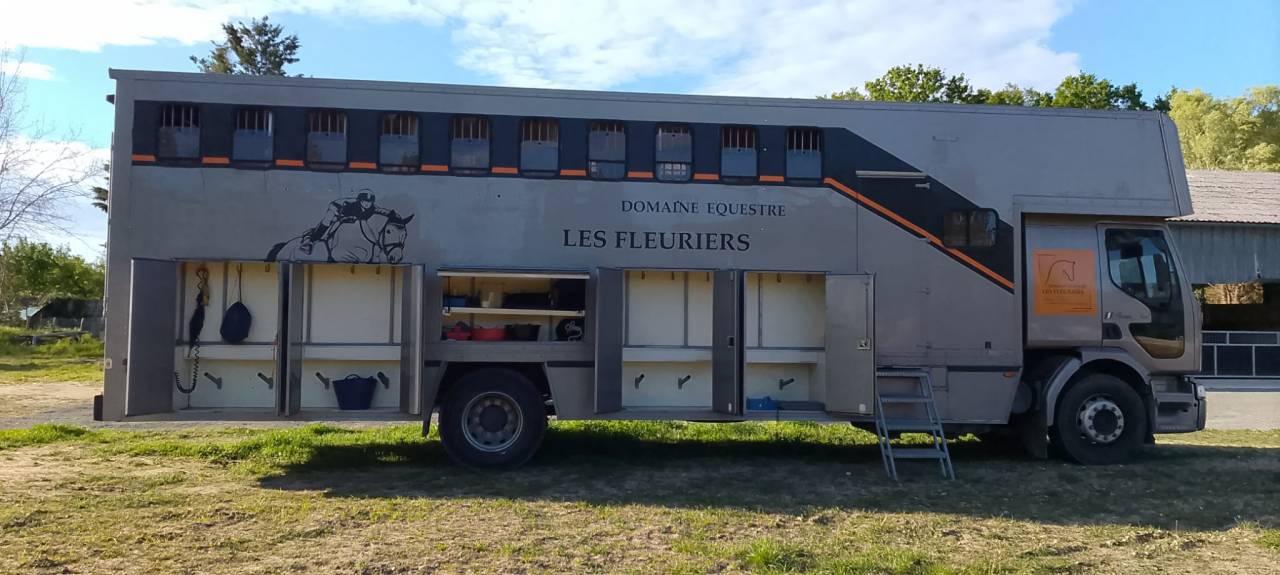 Camion 8/9 places avec Appartement 