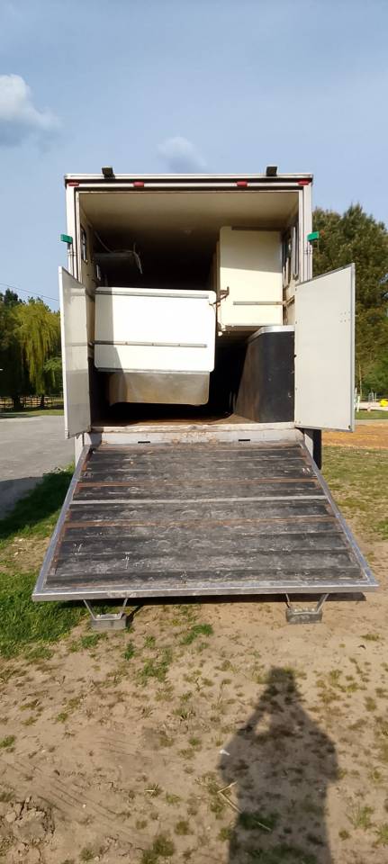 Camion 8/9 places avec Appartement 