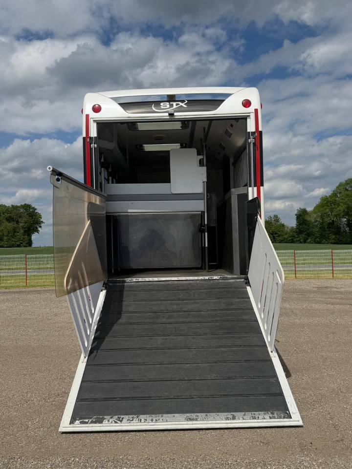 STX 5 chevaux avec pop out