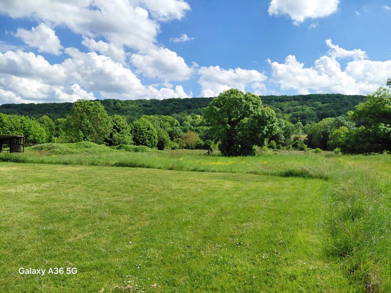 PROPRI&Eacute;T&Eacute; &Eacute;QUESTRE:MAISON+G&Icirc;TE 18 000&euro;/AN+1,7HA+PISCINE